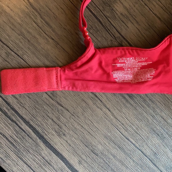 Victoria’s Secret Body push-up - Picture 3 of 4